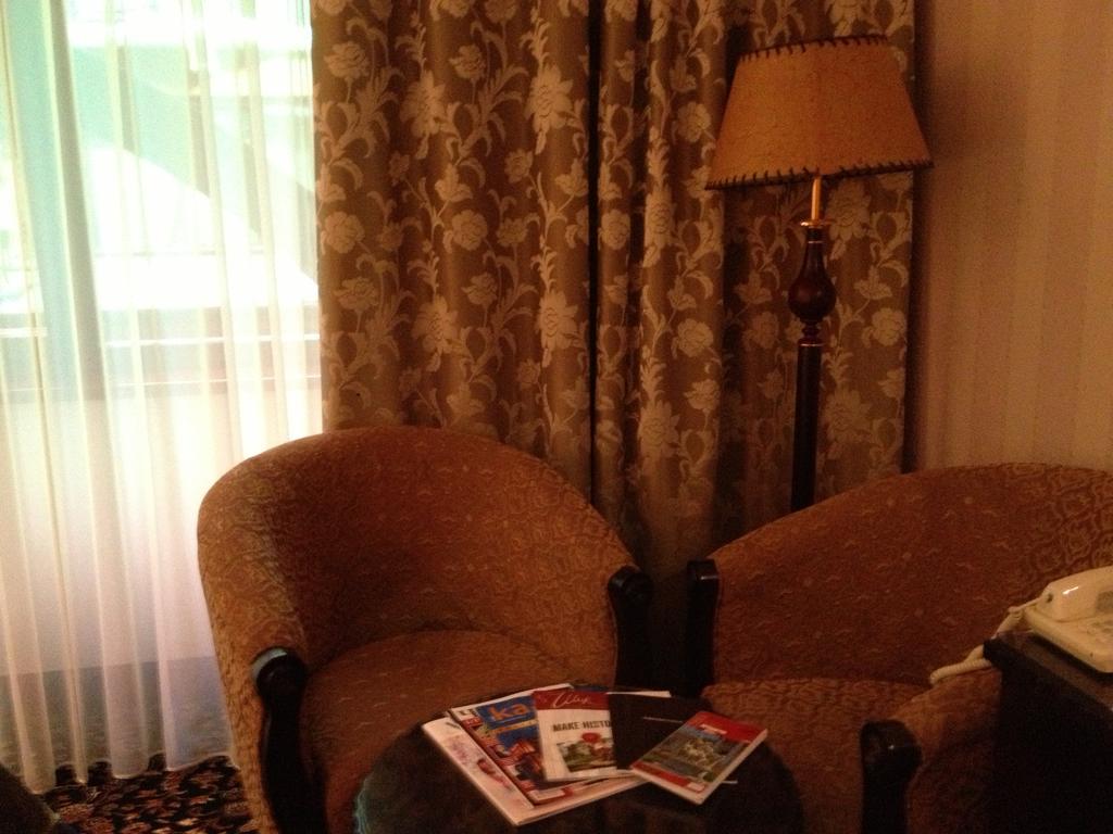 ลอนดอน โฮเต็ล Hotel โอเดสซา ภายนอก รูปภาพ