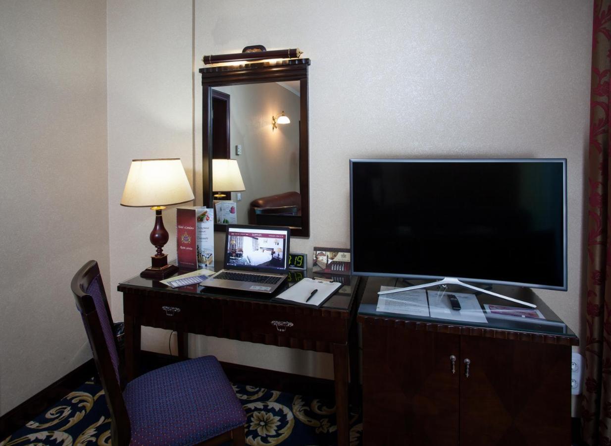 ลอนดอน โฮเต็ล Hotel โอเดสซา ภายนอก รูปภาพ