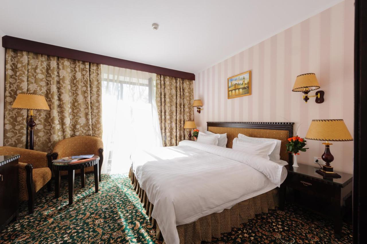 ลอนดอน โฮเต็ล Hotel โอเดสซา ภายนอก รูปภาพ